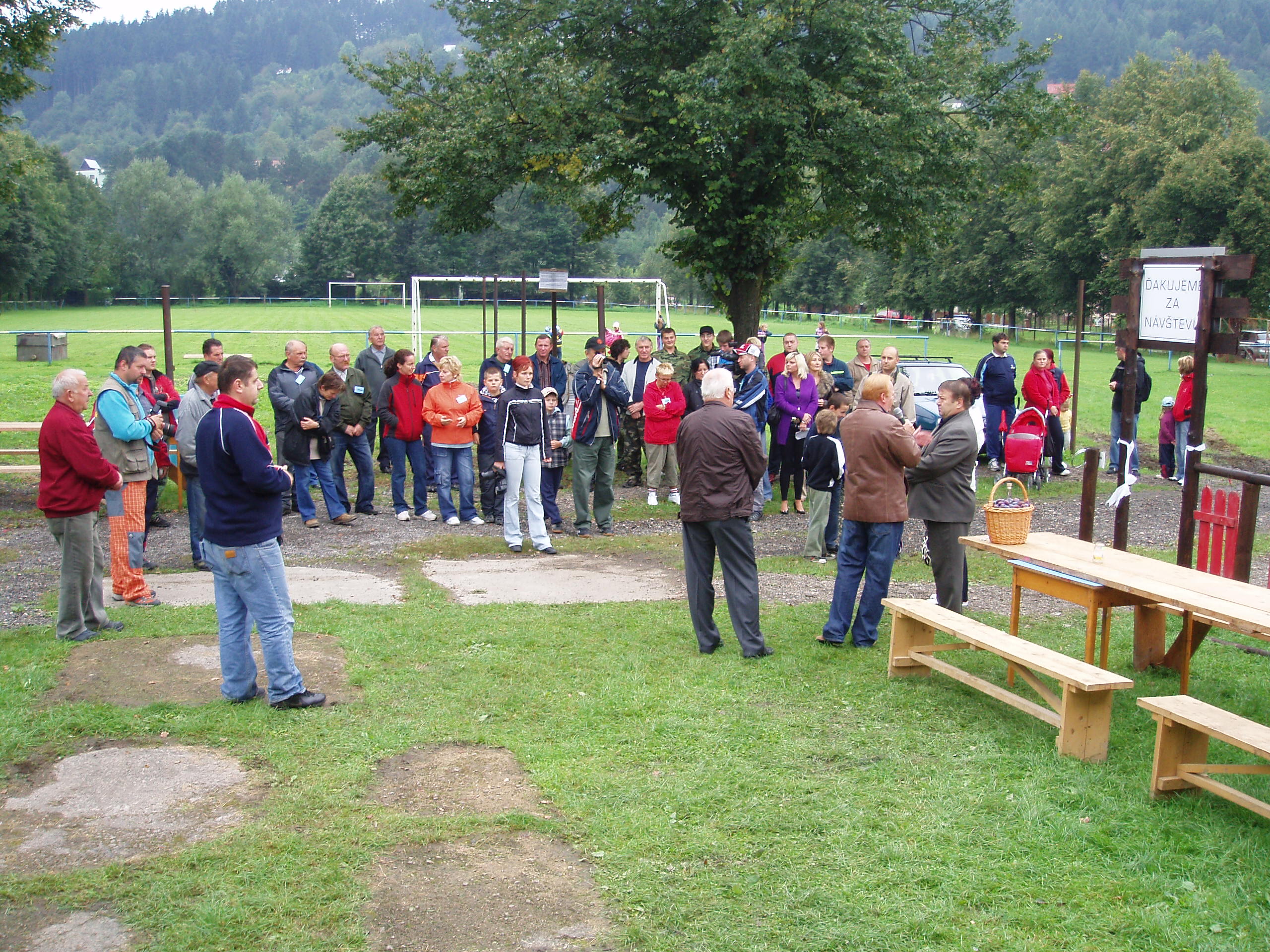 Účastníci otvorenia NOZ 2.JPG